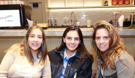  Isabel García, Adriana Olmos y Macarena Gómez.