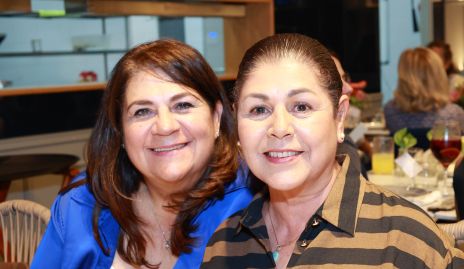  Sandra Guevara y María Elena González.