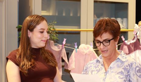  Fernanda Torres y Claudia González.