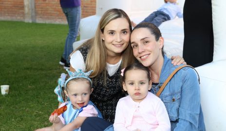  Ana Victoria Paredes, Paulina Tello, Ximena Castillo y Jimena de la Rosa.