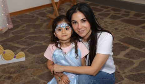  Emilia González y Milagros Suárez.