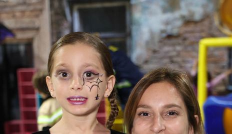  Claudia Reyes y María Paula Tavares.