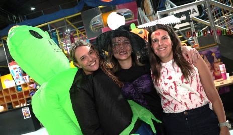  Priscila, Julieta y Barras.