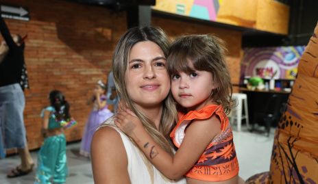  Joaquina Martínez y Lucía Cabrera.