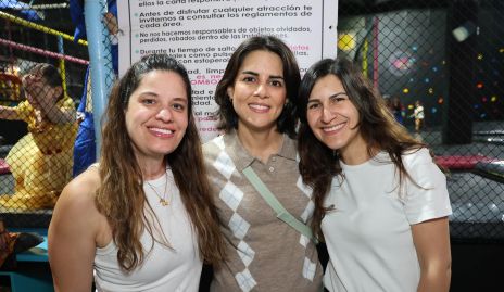 Paola Arévalo, Paola Hernández y Sofía Jastin.