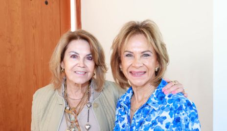  Lourdes Bustos y Gloria Estrada.