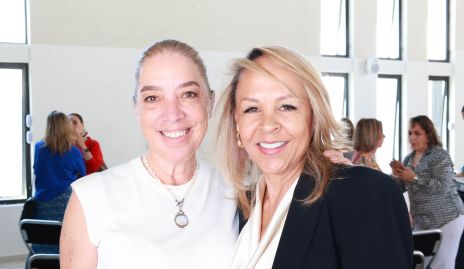  Cristy Garfias y Alma Durón.