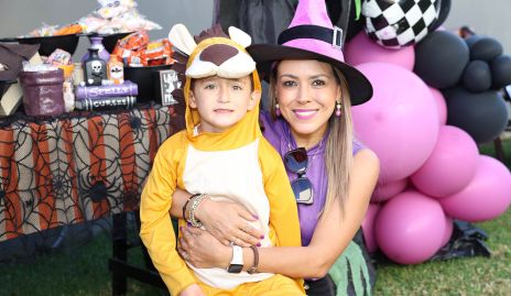  Emmanuel Nava y Paulina Nava.