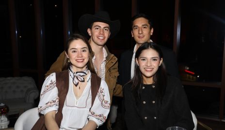  Nicté Ponce, Carlos Barajas, Manuel Contreras y Fernanda Méndez.