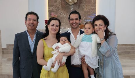  Héctor Hernández, Susana Schekaiban, Santiago, Héctor y Emilia Hernández y Rosy  Vázquez.