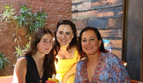  Mila Salgado, Susana Schekaiban y Susana Salgado.