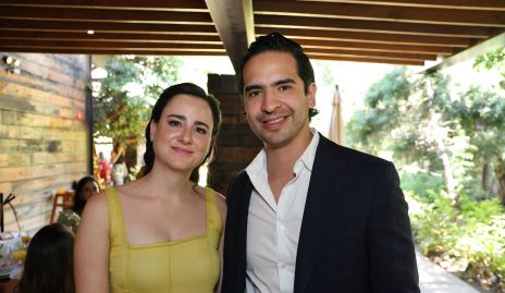  Susana Schekaiban y Héctor Hernández, papás de Santiago.