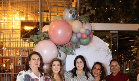  Roxana González, Lorena González, Marijó Raymond, Lila González y Laura Acosta.