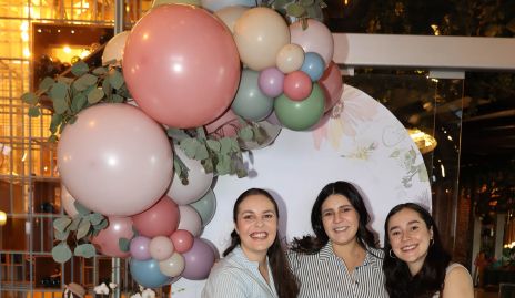  Tere Ledezma, Marijó Raymond y Nuria Ledezma.