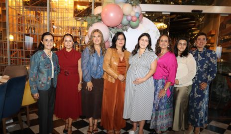  Amelia Toledo, Laura Acosta, Pili Díaz de León, Cynthia Sánchez, Marijó Raymond, Alejandra Treviño, Paty Valadés y Claudia Pozos.
