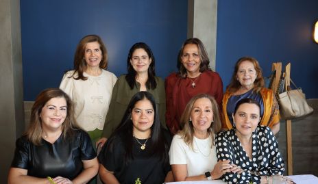 Ana Lucía Díaz, Rocío Ortuño, Toyita Villalobos, Gina Lozano, Begoña Cuanda, Silvia Reyna, Maru Velázquez y Beatriz Mena.