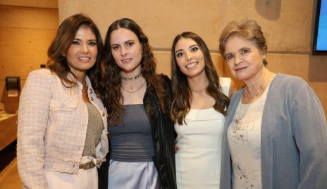  María Aurelia Zermeño, María Benavente, Sofía Hernández y María Aurelia Urquizar.