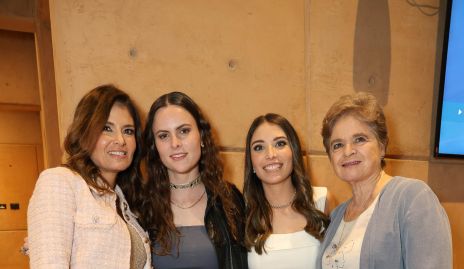  María Aurelia Zermeño, María Hernández, Sofía Hernández y María Aurelia Urquizar.