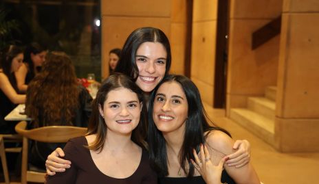  Marijó Valladares, Montse Hampshire y Ximena Abud.