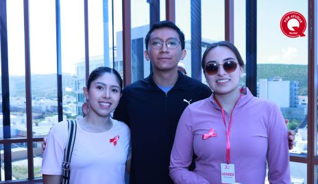  René Pérez, Arath Fernández y Ximena Betancourt.