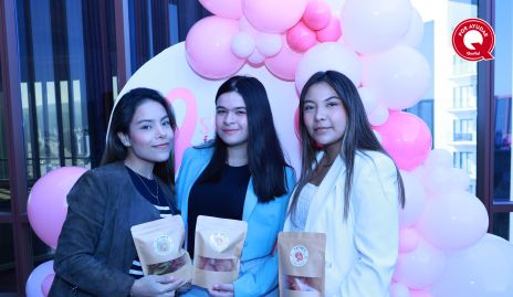  Karen Vázquez, Maria Emilia Azuara y Kim Vázquez.