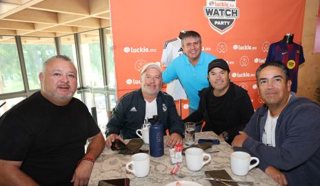  Paco Armendariz, Rodrigo Gómez, Juan Ariel Reyes, Jorge Acebo y Toño Acebo.