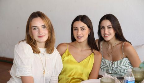  Belén Abaroa, Marina Nieto y Ximena Nieto.
