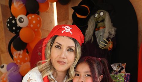  Emma Yáñez y Maca Morales.