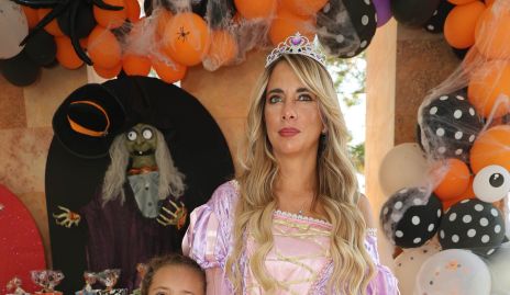  Ana María Ciuffardi y Sinthia González.