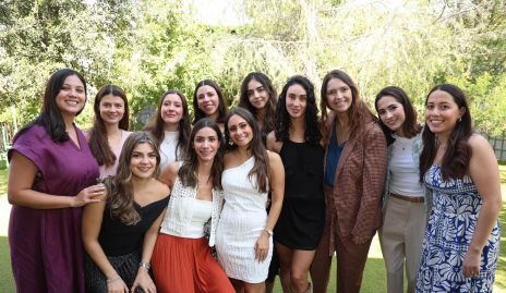  Lucía Díaz con sus amigas.