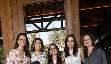  Mónica Galarza, Sofía Valle, Lucía Díaz, Lucía Oropeza, Guille Guerra y Priscila.