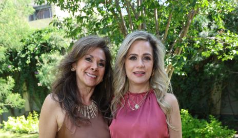  Elia de Padilla y Paty Annette Ruiz.