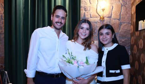  Luis Miguel Cabral, Paulina Estrada y Regina Estrada.