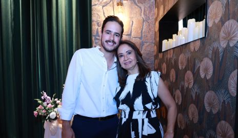  Luis Miguel Cabral con su mamá Edith Salinas.