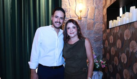  Luis Miguel Cabral con su suegra Marisol Dieguez.