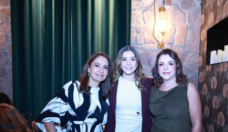  Edith Salinas, Paulina Estrada y Marisol Dieguez.