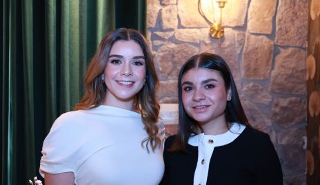  Paulina Estrada y Regina Estrada.