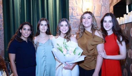  Alejandra Martínez, Isabel Pérez, Paulina Estrada, Ana Gaby Motilla y Renata Castillo.