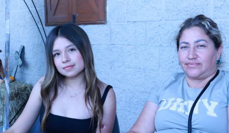  Nicole y Rosa Gutiérrez.