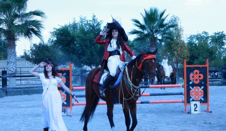  Liliana Tenorio y María Clara Martí con Lenny Kravitz.
