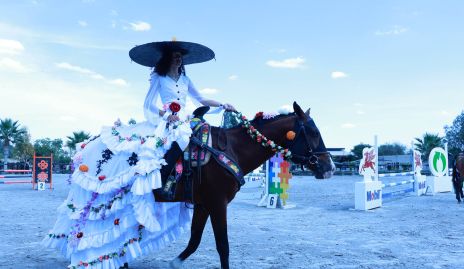  Ana Laura Tenorio con Carebec.