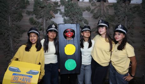  Jocelyn Barcelos, Isa Lozano, Ximena Muñoz, Andy Luna, Vale Asencio e Isa Azuara.