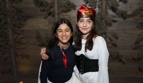  Alejandra Valencia y Gaby Sarquis.