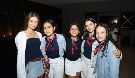  Doménica Jiménez, Alejandra Trujillo, Alejandra Valencia, Dany Flores y Ana 
