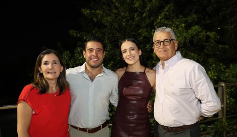  Marcela Valle, Mauricio Martínez, María José Zacarías y Ramón Zacarías.