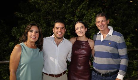  Gabriela Chevaile, Mauricio Martínez, María José Zacarías y Luis Navarro.