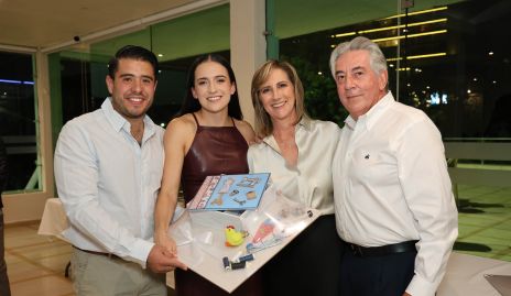  Mauricio Martínez, María José Zacarías, Maru Bárcena y Gabriel Sanders.