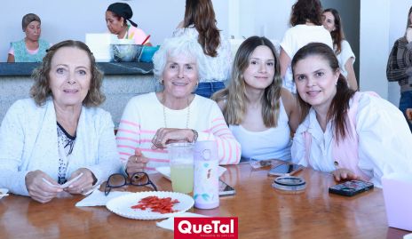  Rossana Benavente, Irene Benavente, Valeria Ramos y Ceci Ponce.