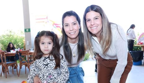  Valeria Puga, Gaby Carrillo y María José Barragán.