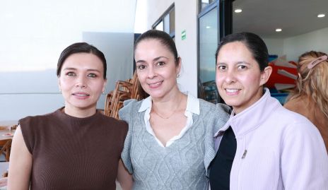 Julieta González, Nora de los Santos e Iris Martínez.